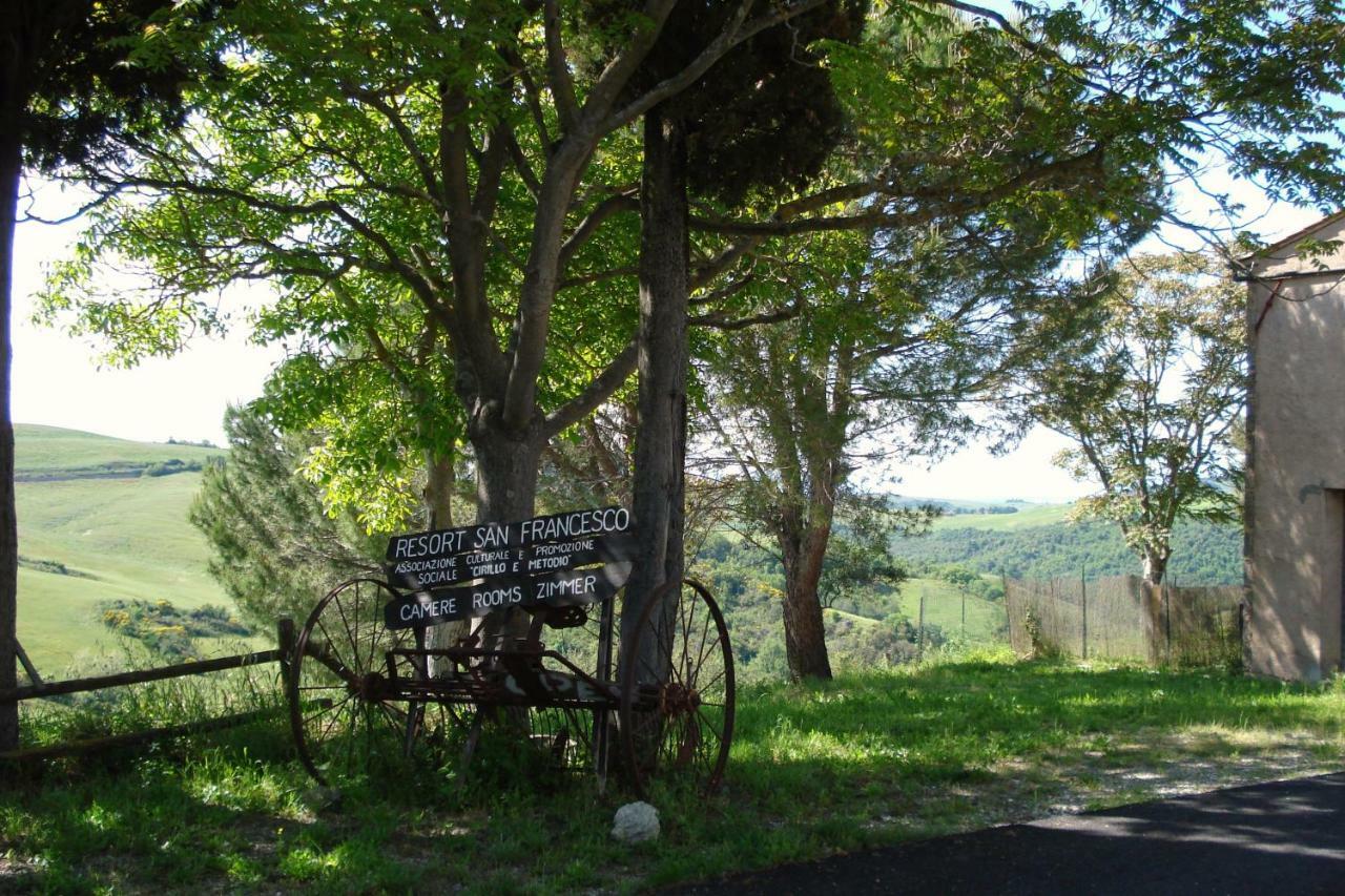 Podere San Francesco Bed & Breakfast Volterra Dış mekan fotoğraf