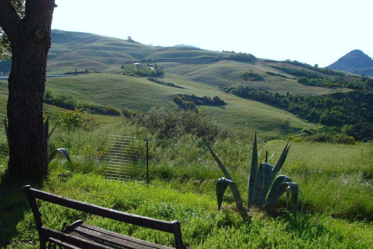 Podere San Francesco Bed & Breakfast Volterra Dış mekan fotoğraf